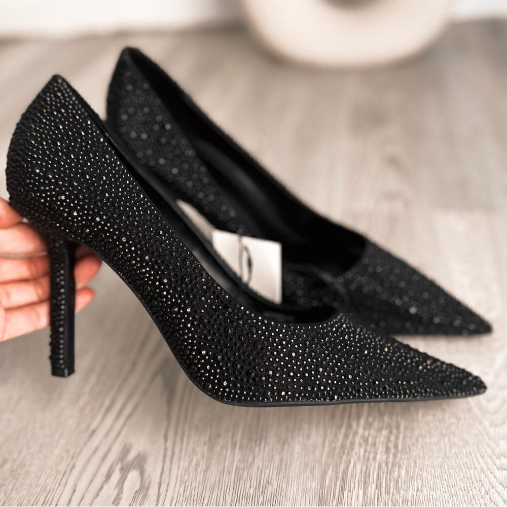 ZARA CRYSTAL HIGH HEELED SHOES
BLACK